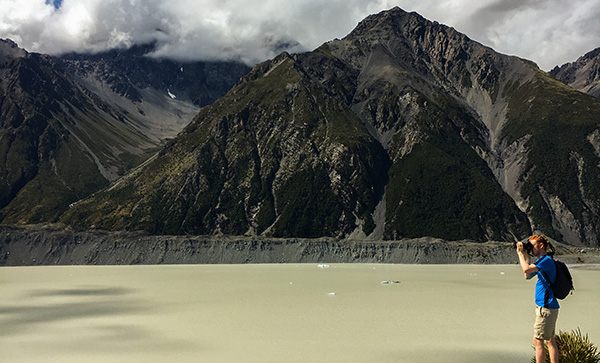 New Zealand bus travel to the Matapouri Mermaid Pools.