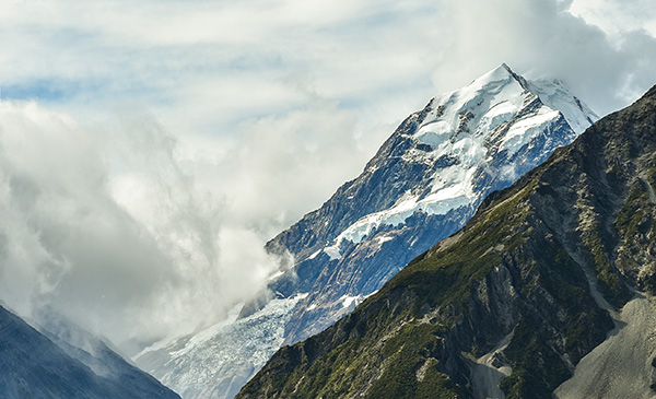 Aoraki Mt Cook - a highlight during any New Zealand bus travel.