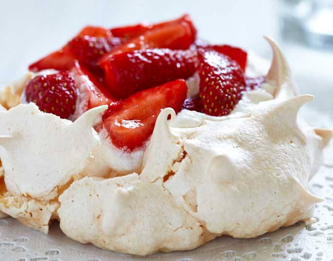 weird-new-zealand-food-pavlova