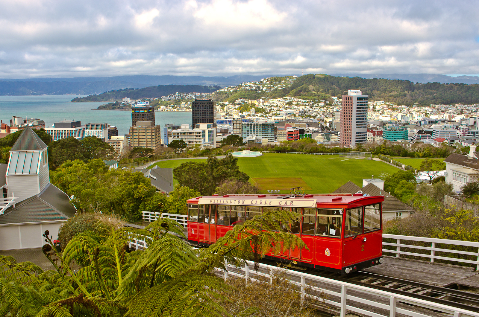 Wellington Backpacker Bus New Zealand